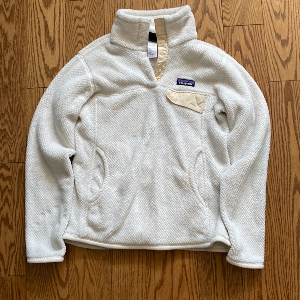 Women’s Patagonia white/cream fleece pullover great condition size small